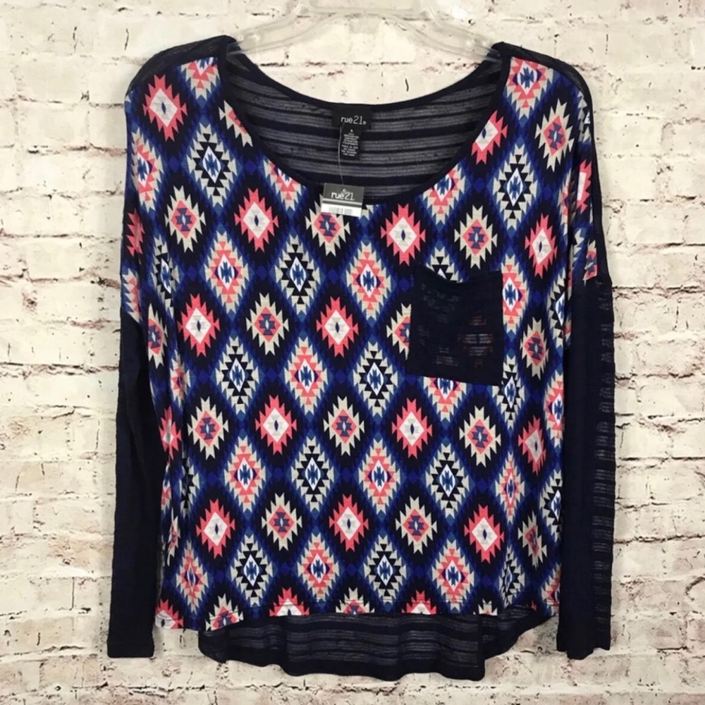 NWT Rue21 Print Top - Picture 2 of 5